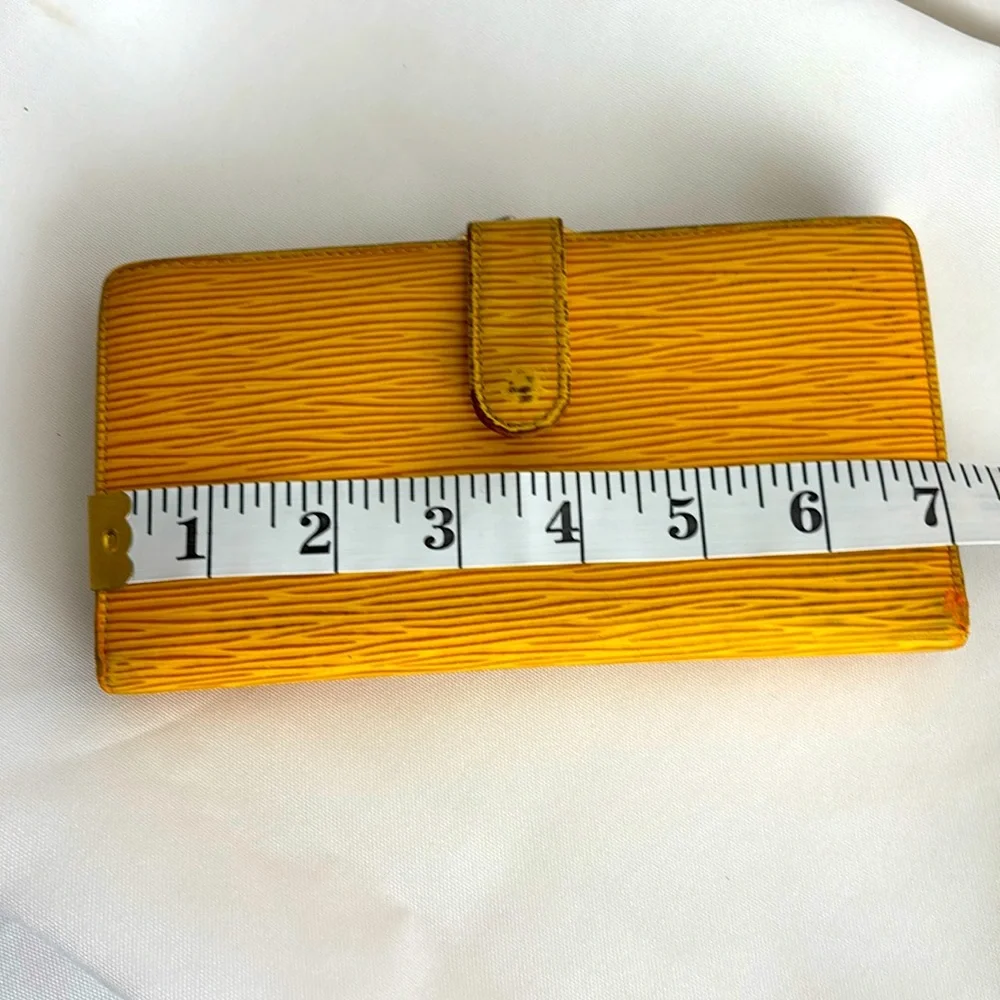 AUTHENTIC Louis Vuitton Epi Leather French Purse Kiss Lock Wallet Yellow MI0368
